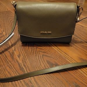 Michael Kors Ellis MD Flap Messenger Leather